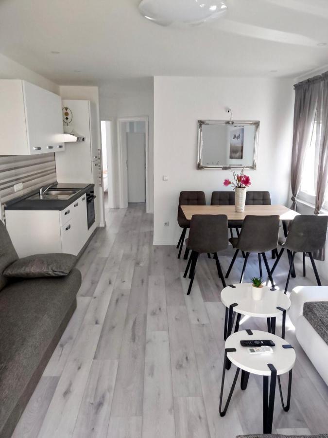 Apartmani Eden Vodice Zewnętrze zdjęcie