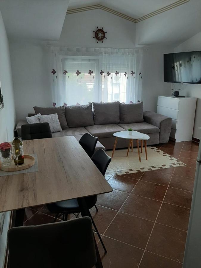 Apartmani Eden Vodice Zewnętrze zdjęcie
